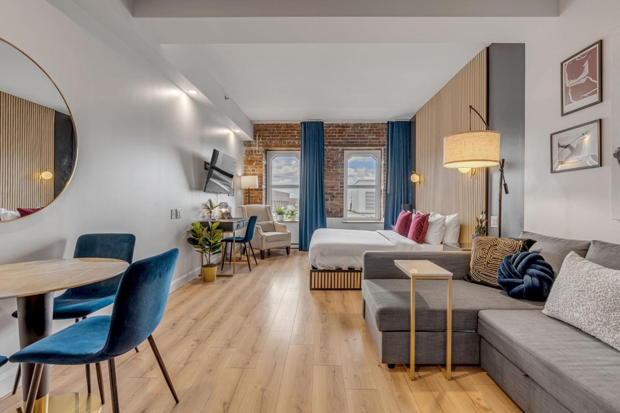 Initial / Polo / Centre-Ville De Quebec Extérieur photo