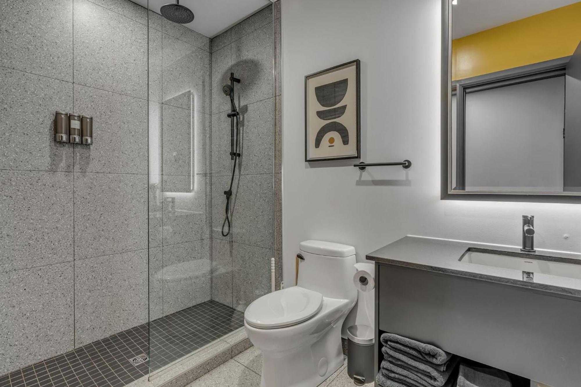 Initial / Polo / Centre-Ville De Quebec Extérieur photo